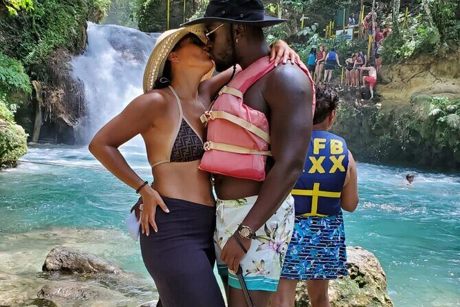 Full-Day Tour to the Blue Hole and Dunn's River Falls - Key Points