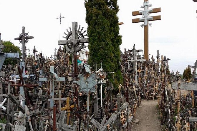 Full-Day Tour to the Hill of Crosses and Rundale Palace in Latvia from Vilnius - FAQ
