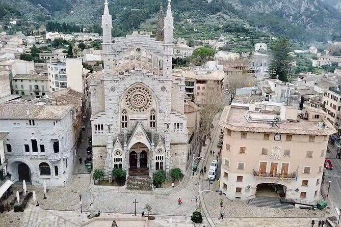 Full Day Tour to the Island of Mallorca - A detailed look at what this tour offers