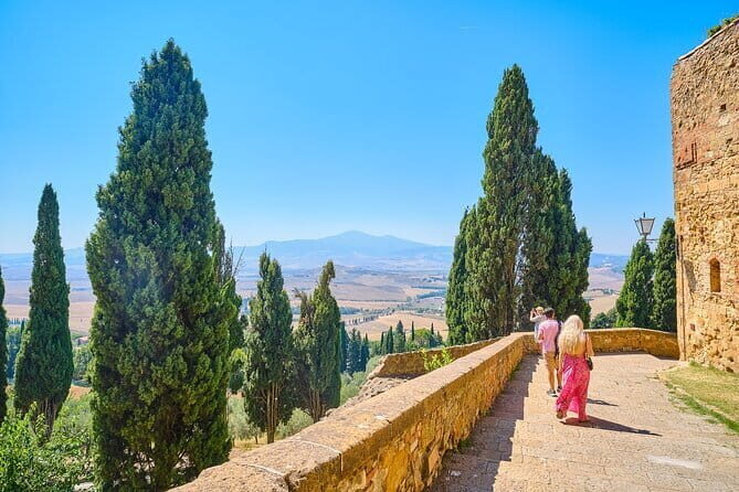 Full Day Tour to Val d'Orcia and Gladiator's Fields with Wines - Discover Tuscany’s Charm with a Full Day Tour to Val dOrcia and Gladiators Fields