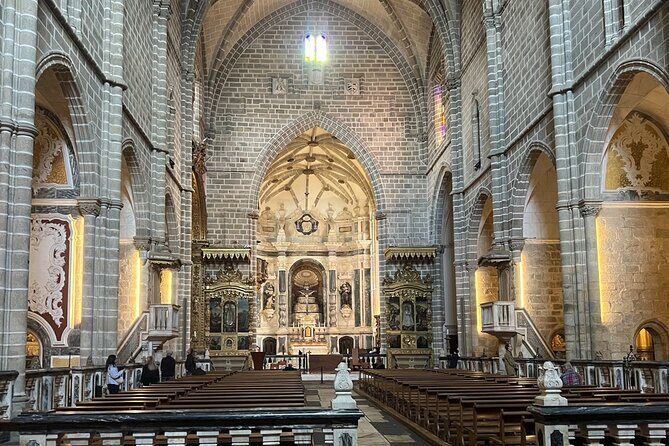Full-day Trip in Evora, Winery & Cork Factory Private Transport - FAQ