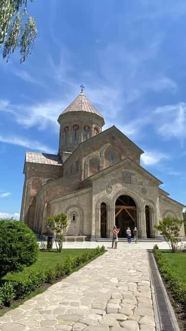 Full-Day Wine Tour in Kahkheti with Homemade Lunch - In The Sum Up