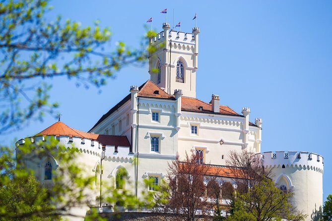 Full-Day Zagorje Medieval Castles and Varazdin Photo Tour from Zagreb - Key Points