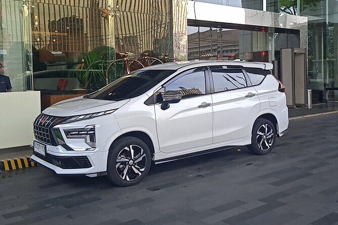 Fullday 10 hours rent a car in Jakarta city with toll & parking - Key Points