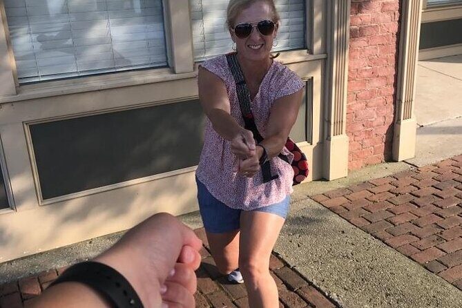 Fun City Scavenger Hunt in Midland by Zombie Scavengers - Key Points