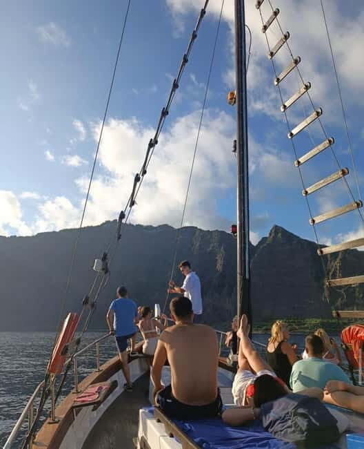 Funchal: Cabo Girão Tour on Traditional Boat with Drinks - FAQ