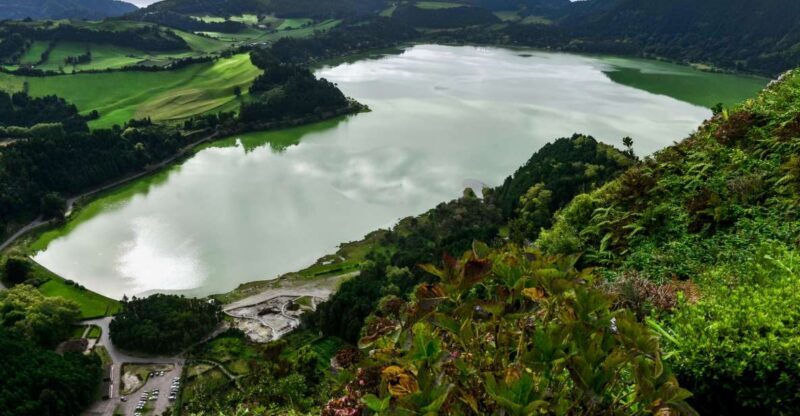 Furnas: Tea Plantations, Lake and Volcano Guided Tour - Exploring Pico do Ferro Lookout