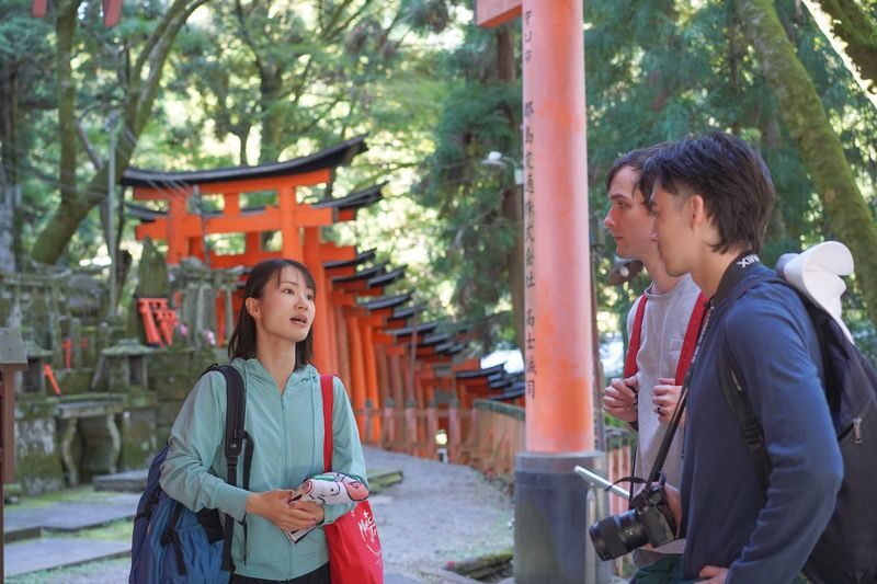 Fushimi Inari Hidden Hiking Tour: Escape the Crowds - Why take a side trail at Fushimi Inari