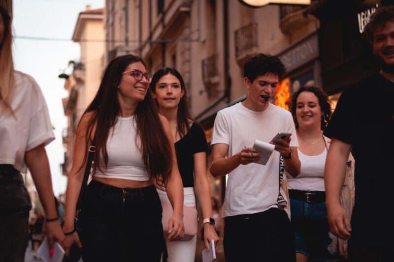 Fusion between treasure hunt and escape room in Bologna - The Technical Side: Pros and Cons