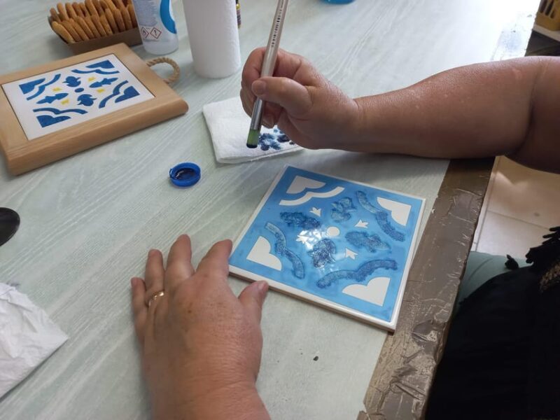 Gaia: Tile painting workshop, Port Wine and Pastel de Nata - The experiences practical details