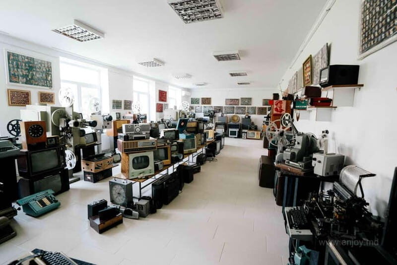 Gallery of Petru Costin of the Ialoveni District Council - FAQs