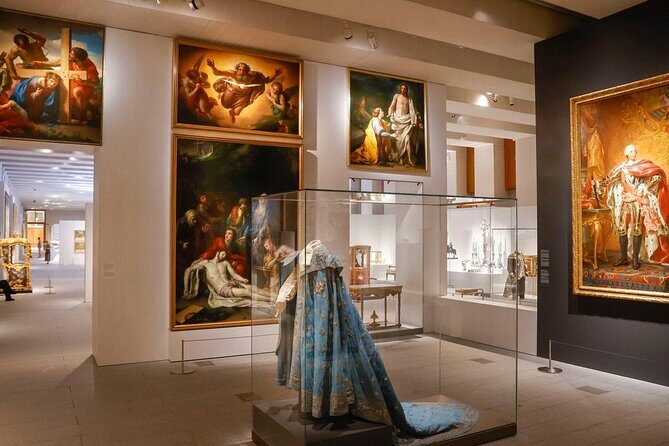 Gallery of the Royal Collections with option to visit the Royal Palace - Key Points