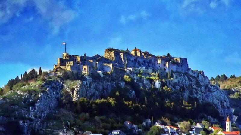 Game of Thrones Klis Fortress + Ethno Village in 8 languages - Key Points