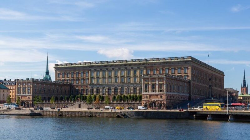 Gamla Stan: Essential Tour of Stockholm - Narrow Streets and Hidden Corners