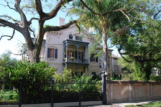 Garden District Tour Extra Small Group of 9 or less - Why This Tour Offers Great Value
