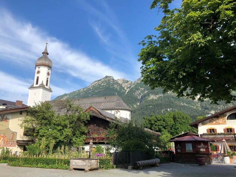 Garmisch-Partenkirchen: Proposal with Photographer & Dinner - Key Points