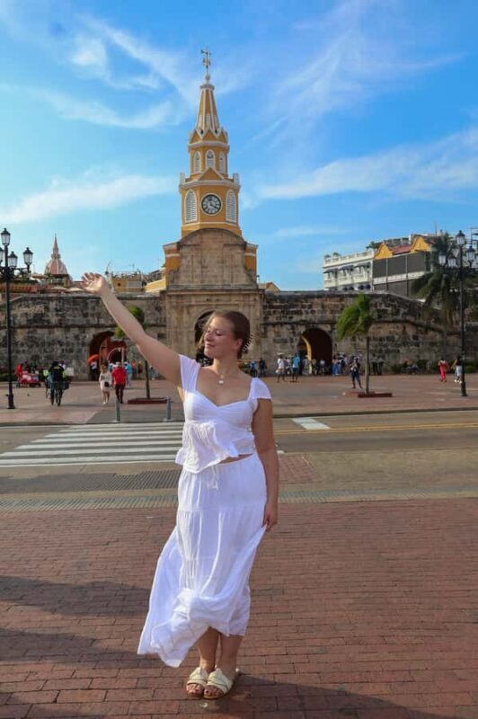 Gastronomic tour and professional photos in the old city - A Deep Dive into the Cartagena Gastronomic & Photo Experience