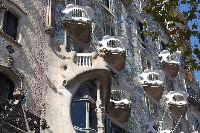 Gaudi's Casa Batlló and La Pedrera with Chocolate Tasting - The Experience in Detail