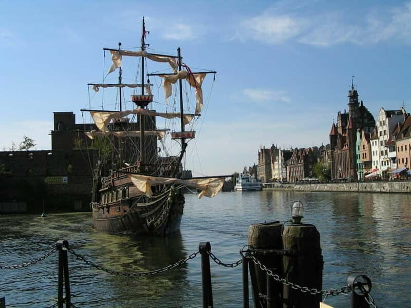 Gdansk: Guided Round-Trip Cruise to Westerplatte - Key Points