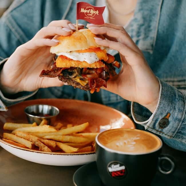 Gdansk: Hard Rock Cafe Breakfast - A Quick Look at the Experience