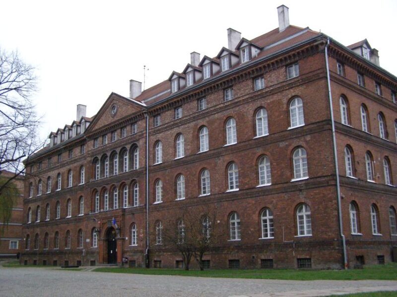 Gdansk Private WWII Tour with Museum of the Second World War - Who Should Consider This Tour?