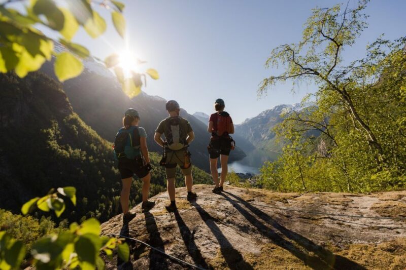Geiranger: Rappelling tour with epic view - Key Points