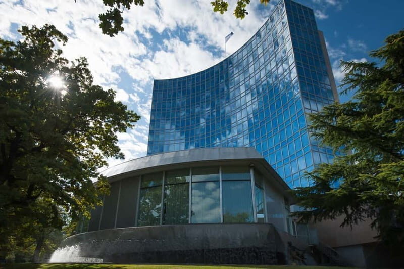 Geneva: Guided City Tour and Boat Cruise - Authenticity and Authentic Experiences