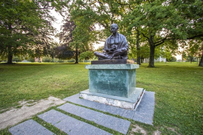 Geneva: Private Exclusive History Tour with a Local - Geneva: Private Exclusive History Tour with a Local