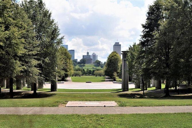 Germantown Neighborhood Food & Sightseeing Walking Tour - Key Points