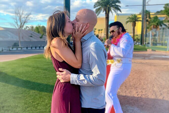 Get Married: Elvis Wedding + Las Vegas Sign + Photography - Who Should Book This Tour?