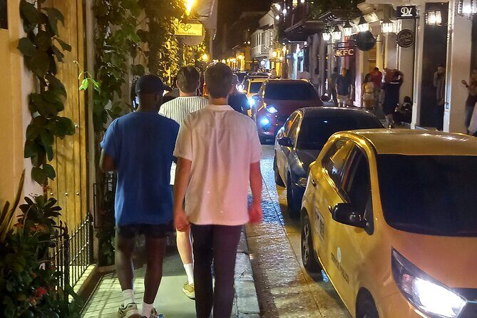 Get the Nightlife vibe in Old City! - Key Points