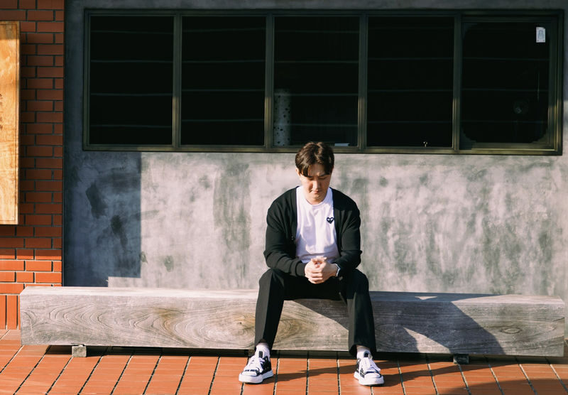 Get your photos instantly! Smartphone Photography Experience (Osaka) - A walking photo session, not a formal portrait shoot