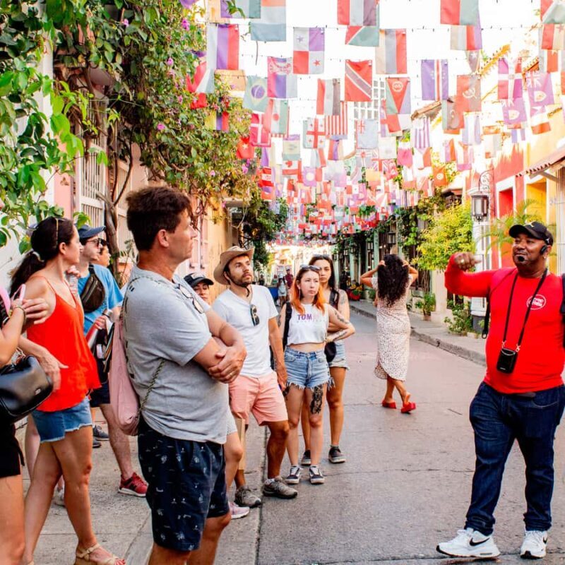 Getsemaní District at Night (with dinner included) - An In-Depth Look at the Getsemaní Night Tour