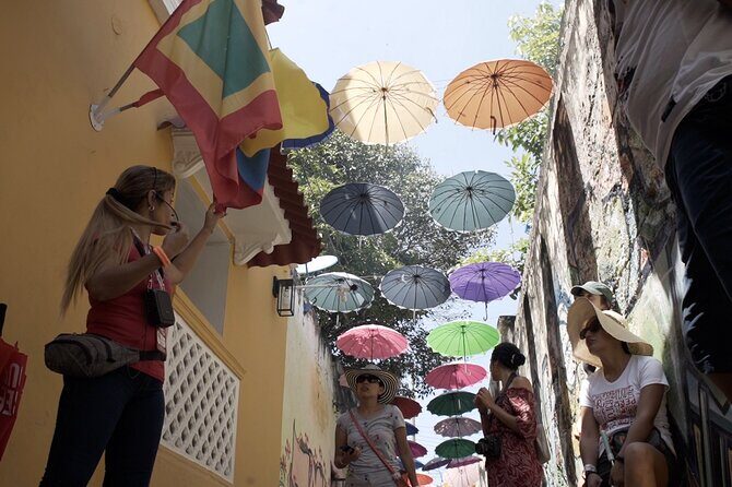 Getsemani neighborhood in group: art and culture with Audio System - Key Points