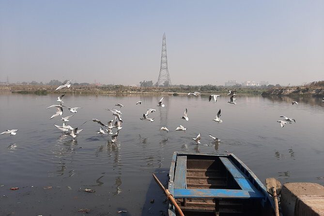 Ghats of River Yamuna and Old Delhi temples - Key Points