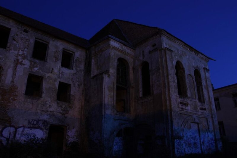 Ghost stories of Warsaw Night Private Tour - Walking Through Warsaw’s Haunted Streets
