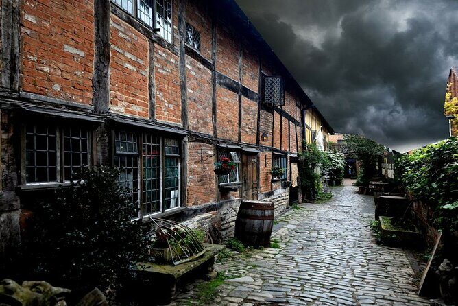 Ghost Tour by Lantern Light - Key Points