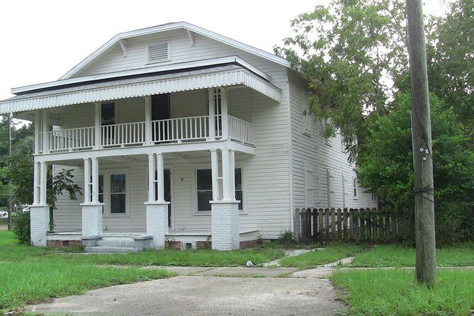 Ghosts and Graveyard Tour of Pensacola - A Closer Look at the Ghosts and Graveyard Tour of Pensacola