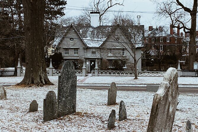 Ghosts of Christmas Past a Haunted Holiday Stroll in Salem - In-Depth Review: What to Expect from "Ghosts of Christmas Past"