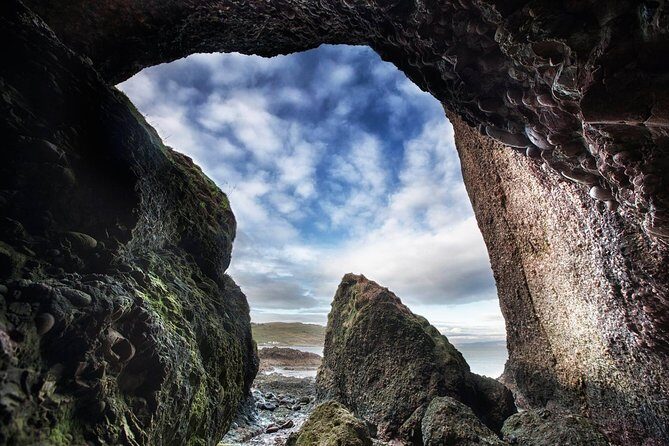Giant's Causeway Tour from Belfast - Luxury Bus + Castles Tour - FAQs