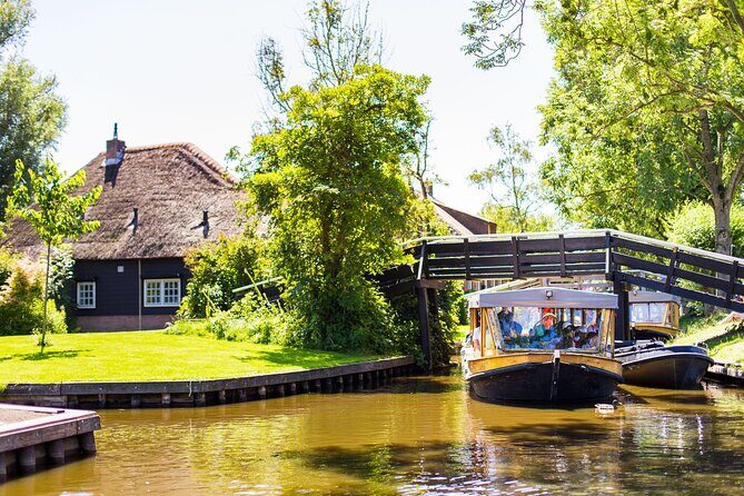 Giethoorn and Afsluitdijk Day Trip from Amsterdam with Boat Trip - Practical Tips for Travelers