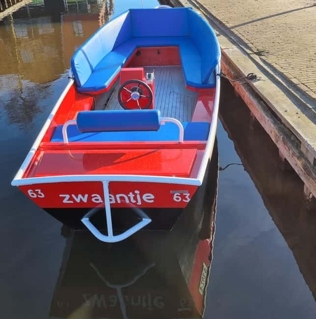 Giethoorn: Boat Rental 2,5 hour 1-8 persons - What to Expect on Your Giethoorn Boat Adventure