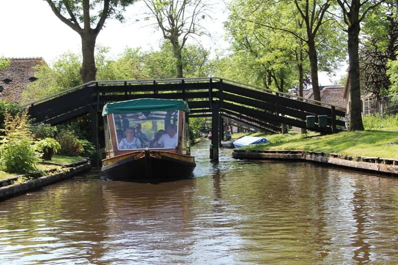 Giethoorn: Canal Cruise & lake Tour & Sightseeing Village - A Fully-Developed Itinerary: What You’ll Experience
