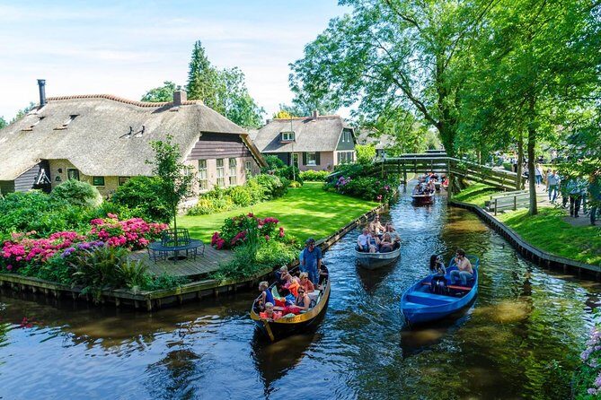 Giethoorn Day Private Tour & Boat Trip - An In-Depth Look at the Giethoorn Day Tour