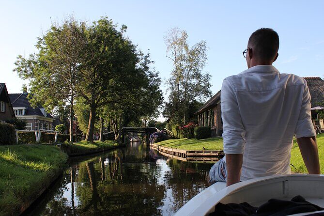 Giethoorn Day Trip from Amsterdam With Cruise and Cheeseplatter - Stop 2: Henri Willig Cheese Farm Store and Canal Cruise