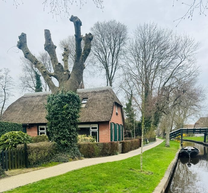 "Giethoorn: Exclusive Private Tour of the Dutch Venice" - Exploring Giethoorn: A Detailed Look at the Private Tour