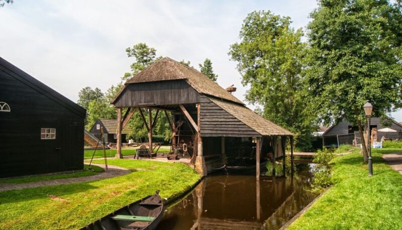 Giethoorn: Private Day Trip with Boat Tour from Amsterdam - An In-Depth Look at the Giethoorn Private Day Trip