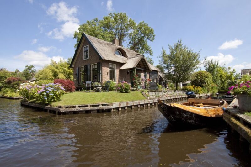 Giethoorn: Private Day Trip with Boat Tour from Amsterdam - Practical Details You Should Know