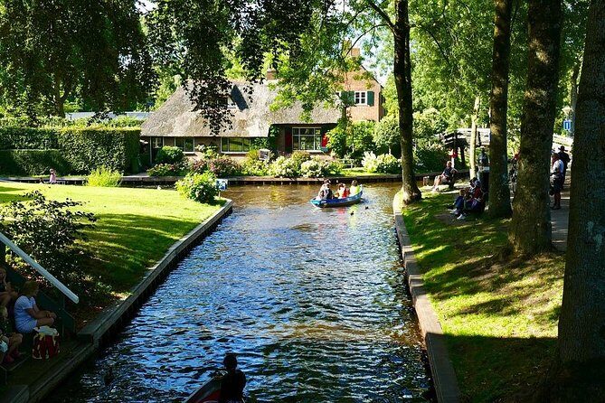 Giethoorn Private Tour from Amsterdam in Jaguar S Type - An In-Depth Look at the Giethoorn Private Tour