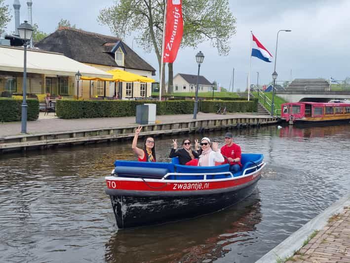 Giethoorn private tour with open boat and local captain - Experience Giethoorn’s Charm with a Private Open Boat Tour